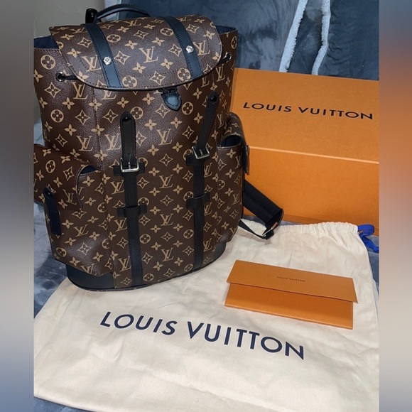 Louis Vuitton Christopher Backpack PM - Picture 9 of 16